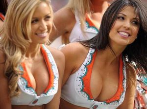 Hot Cheerleaders