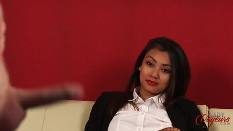 Guy interview turn in CFNM masturbation