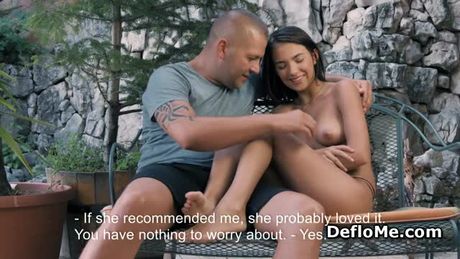 Guy kisses chick and takes her virginity in doggystyle