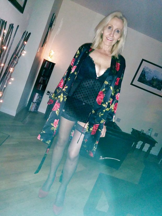 sexy blonde gilf