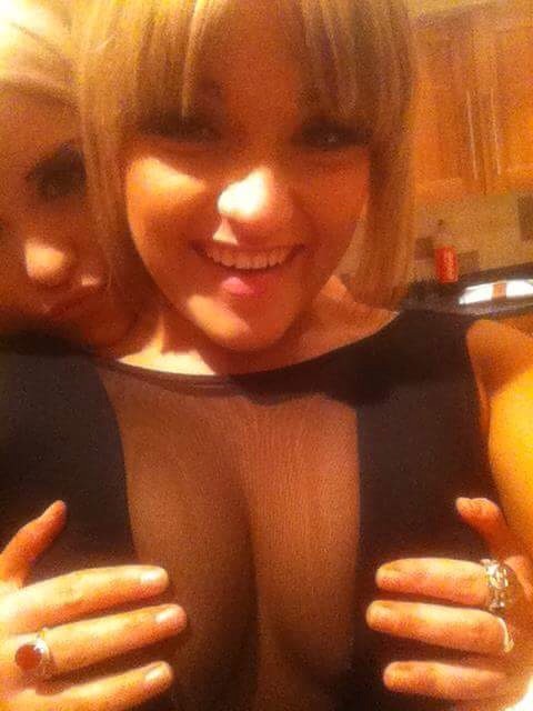 pose for this pic