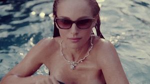 Natalie Portman, Great Face....Wet Kisses!