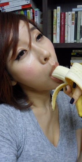 Asian Sucking Banana