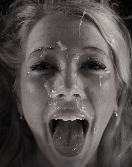 Big facial for MILF