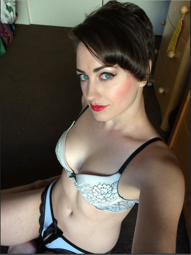 Sexy amateur brunette