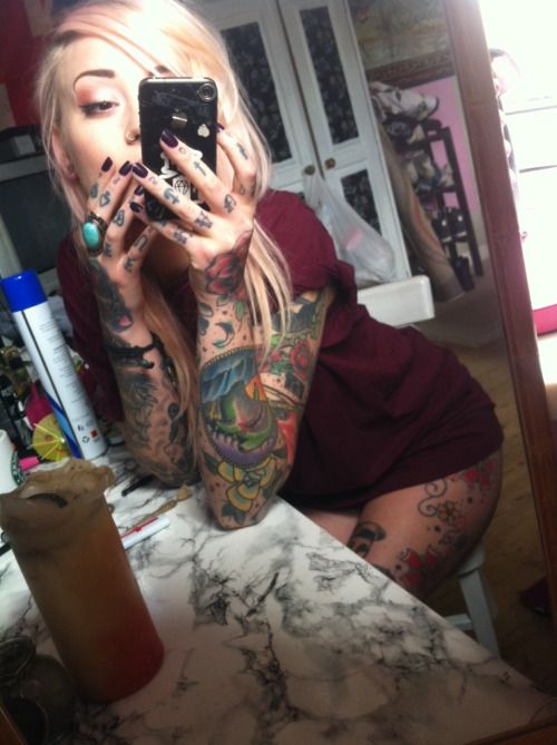 HOT inked teen