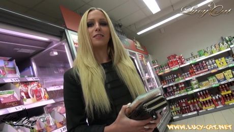LUCY CAT FUCKING IN SUPERMARKET - SEX IM SUPERMARKT - PUBLIC