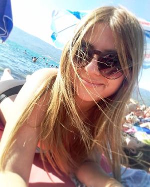 Friend (She sucked my dick)