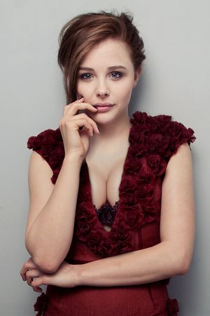 Chloe Grace Moretz nice cleavage