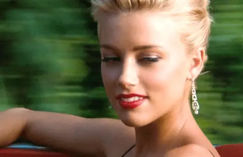 Amber 'Hot' Heard....Depp Free...Kiss! Kiss!