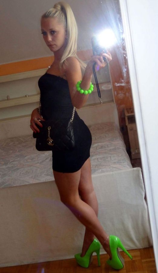 Gorgeous babe