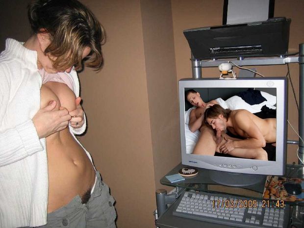 Sexy babe watching guys have fun