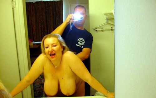 Amateur doggystyle mirrorshot