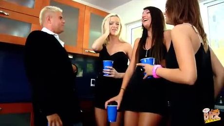 Guy Masturbating and Cum in Front of Three Babe in CFNM Style