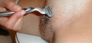 shaving pussy