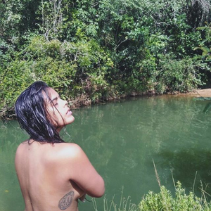 Ja experimentaram se deliciar na natureza? e otimo gozei muito!