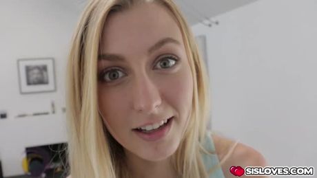 Sweetie blonde babe Alexa Grace fucking hard