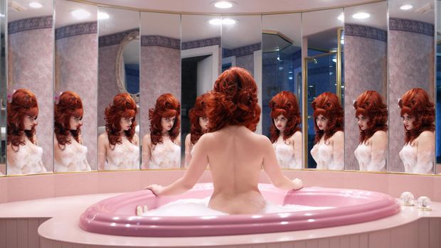 The perfect bathroom mirror shot