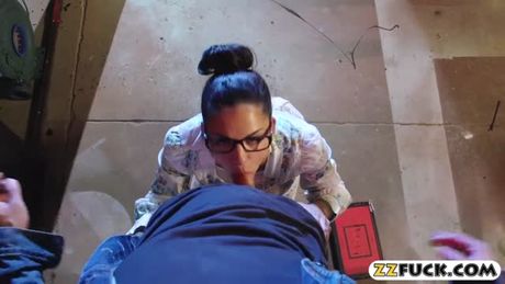 Hot tattooed Bonnie Rotten fucked rough by nasty man