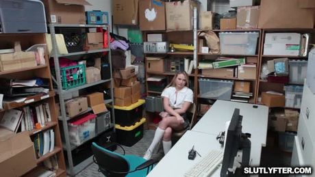 Alyssa Cole sucking that LP Officer cock