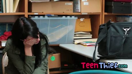 Alex Harper hairy pink pussy hard penetration while lay down in table