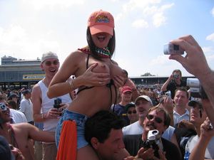 Festival babe flashing