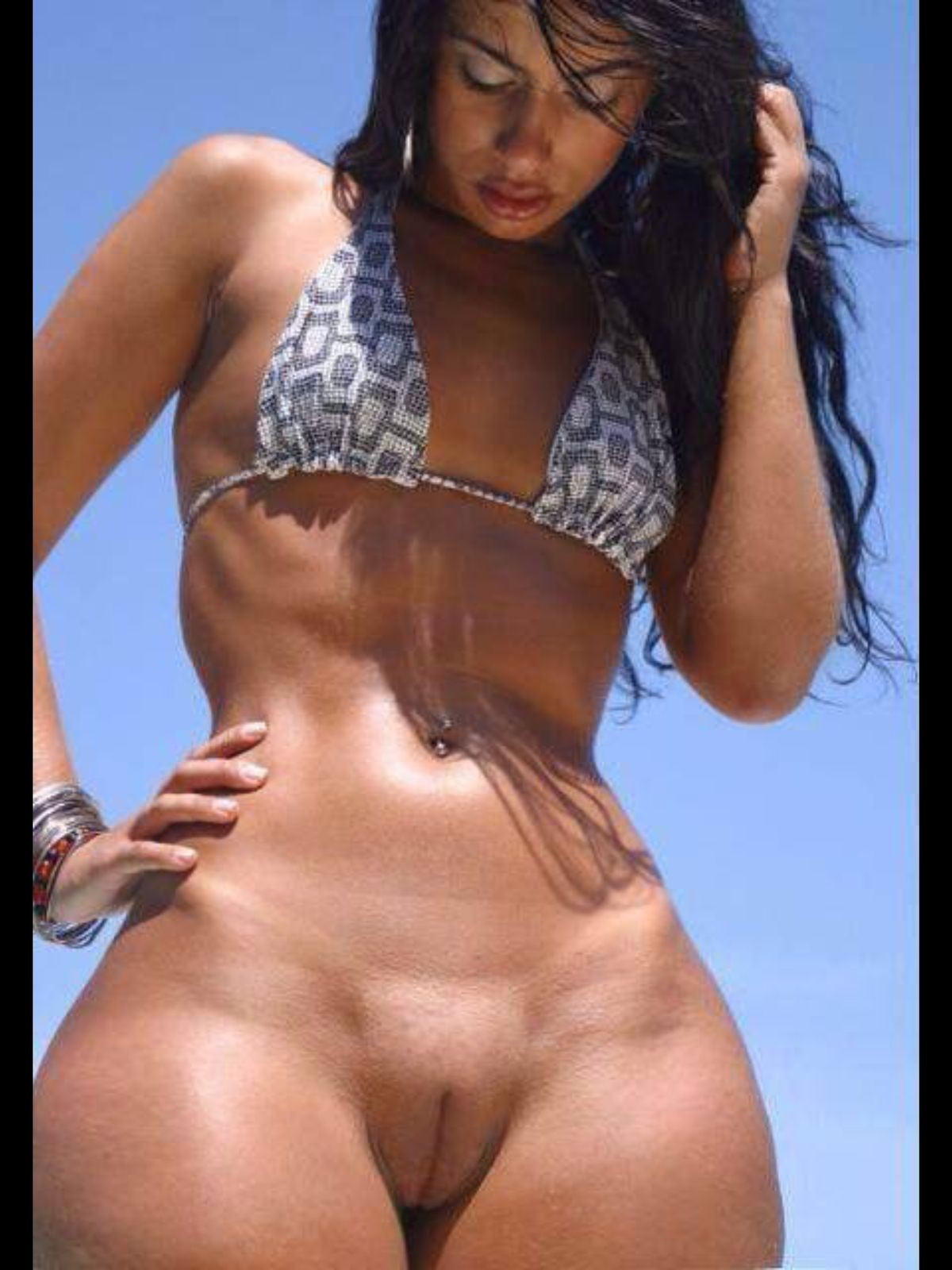 Curvy babe