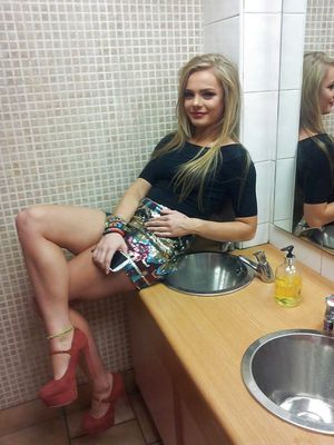 Bathroom Hottie