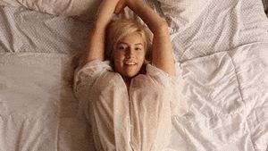 Blonde Babe's Big Bouncing Boobs