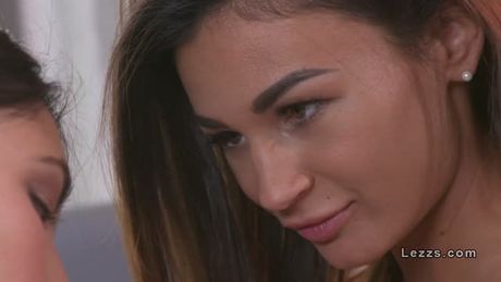 Teen lesbians eating and fingering