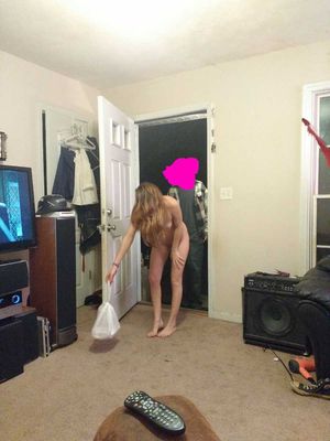 Scarlet answering for delivery naked 3.