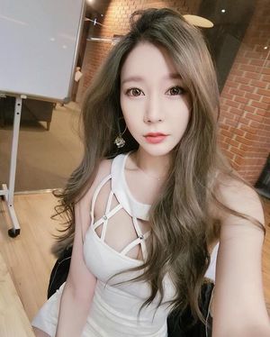 alinamalik18 Picture