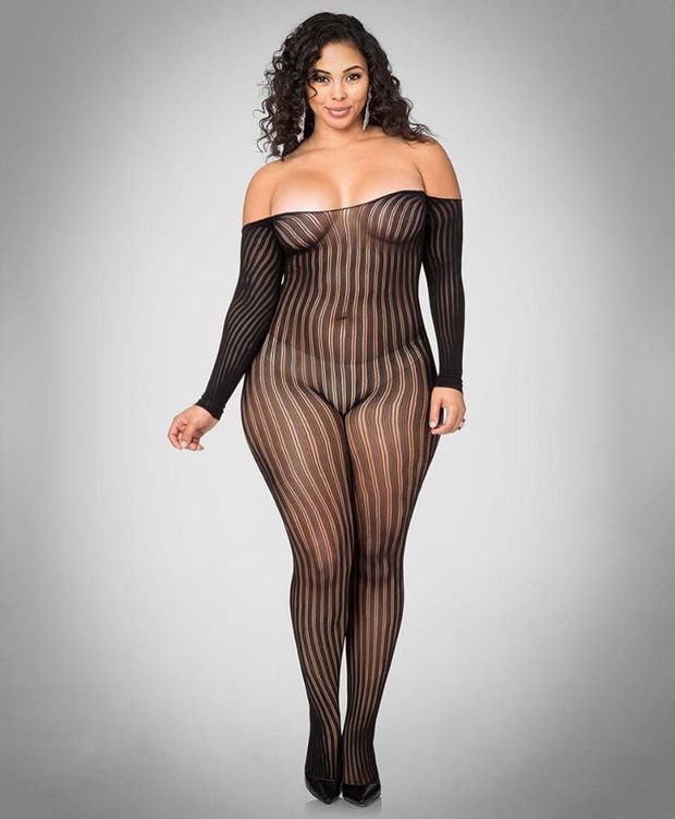 Curvy babe!