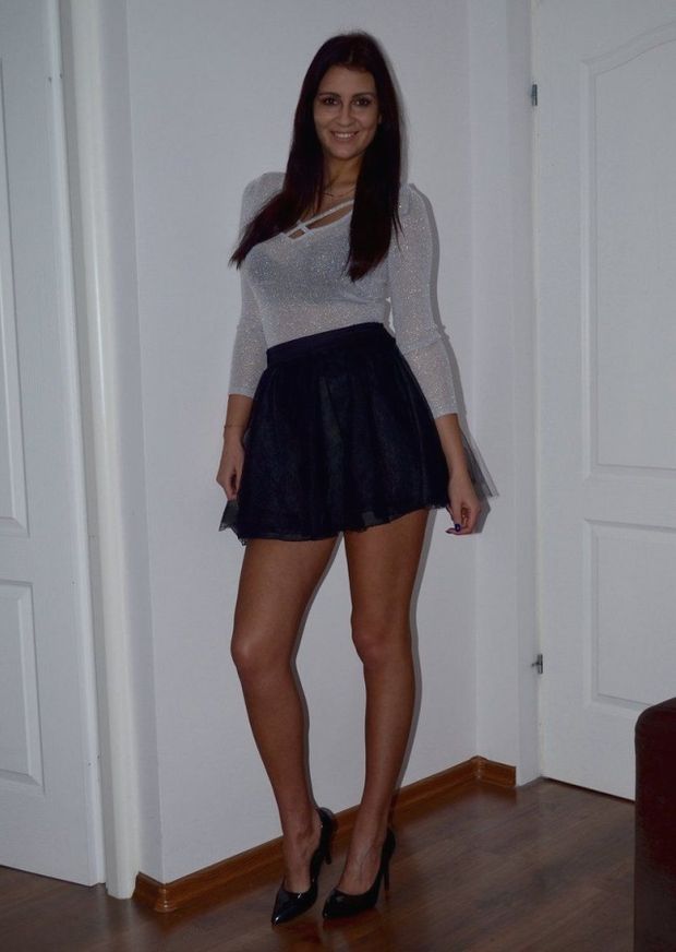 Gorgeous babe