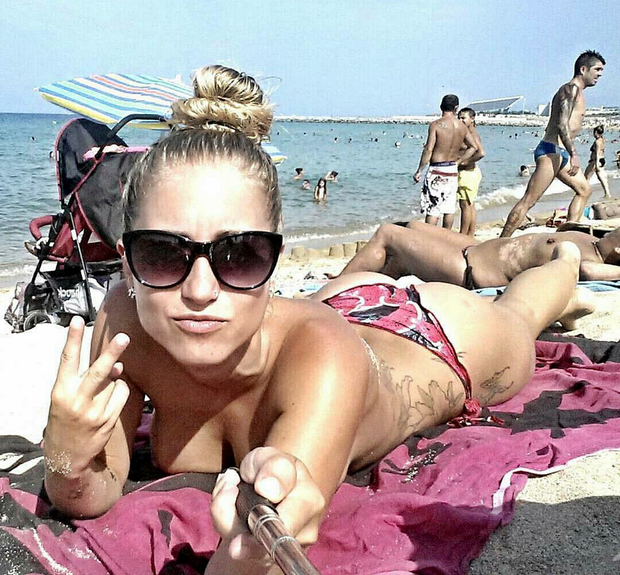 lorena de barcelona en la playa mayo 2017