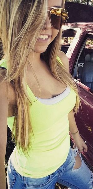 Sunnies bring out the bunnies (89 Photos)