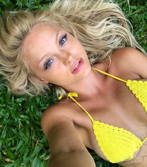 Gorgeous sexy blonde, wow!