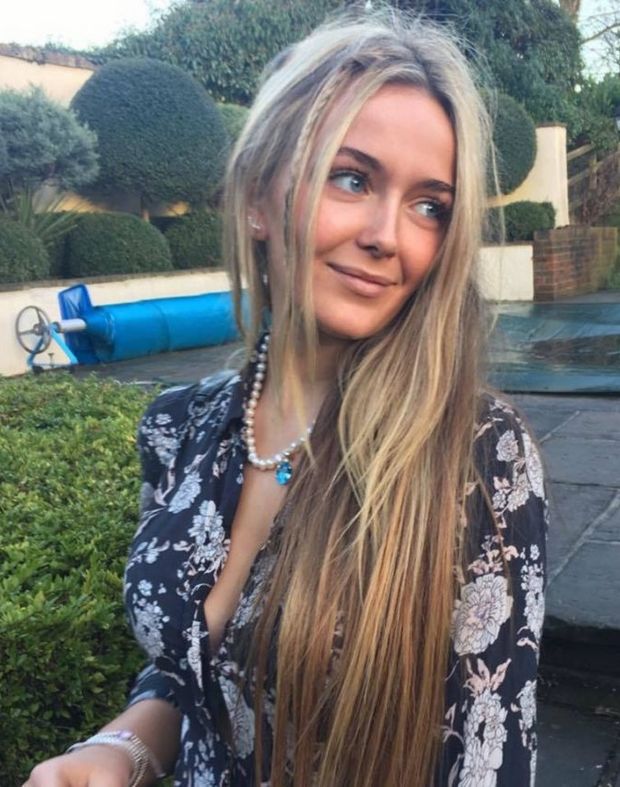 Gorgeous babe