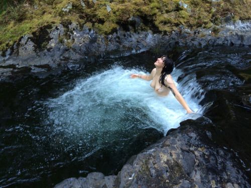 halcyonfairy:

I’m the happiest when naked in nature.