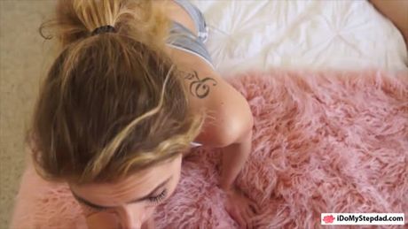 Two teen babes sharing on daddys dick