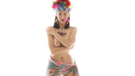 Exotic Asian nude model live on GirlfriendsOnCam