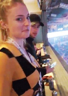 Sophie Turner shaking it