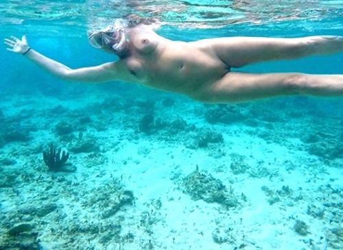 nude snorkeling