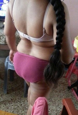 bhabhi ass hot red panty