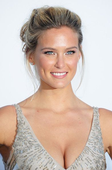 Amazing tits on Bar Refaeli