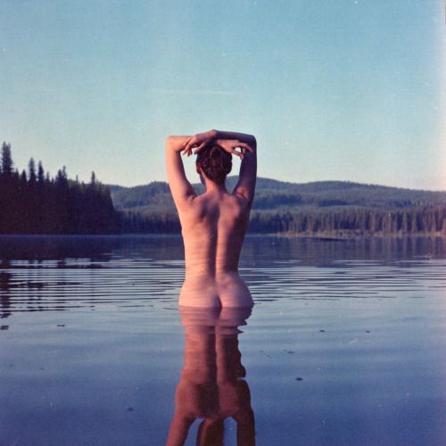 brookelabrie:Morning Solitude
Sarah Ellis.
© BL

If you like...
