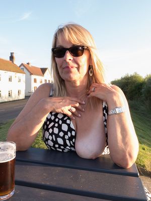 Mature Michelle UK wife