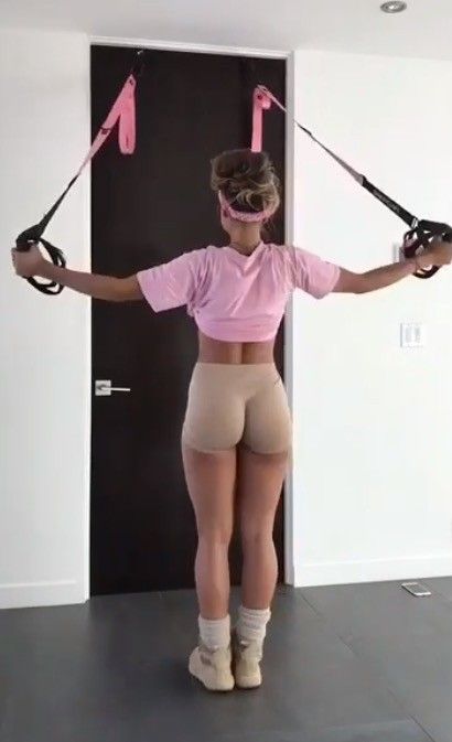 Sommer Ray workout