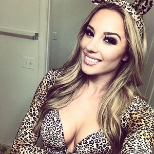Grogeous blonde in cat costume