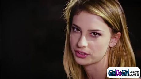 Kristen Scott makes Kimmy Granger squirt